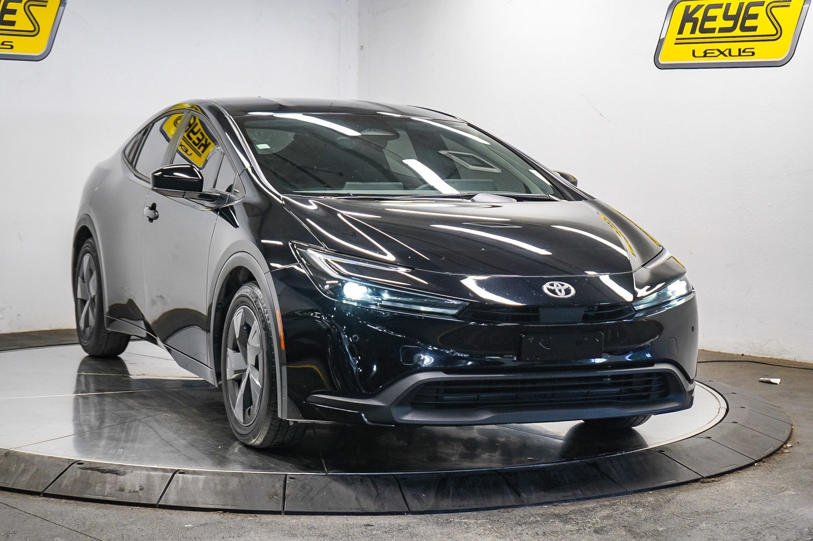 Thumbnail: 2023 Toyota Prius - 5