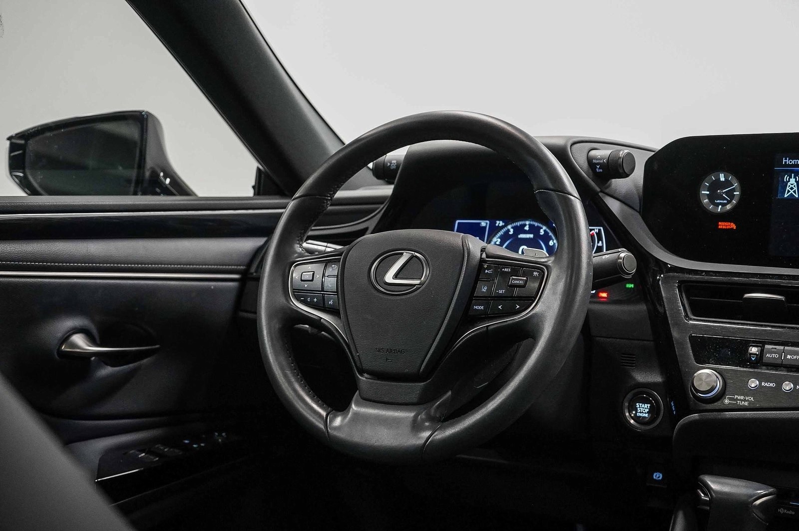 Thumbnail: 2022 Lexus ES - 15