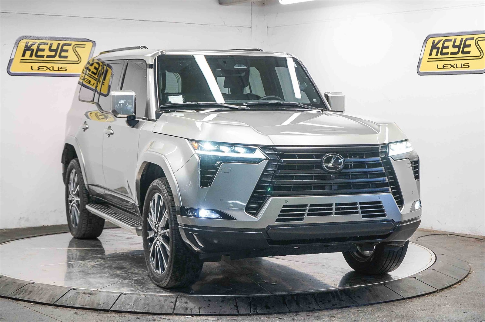 Thumbnail: 2024 Lexus GX - 5