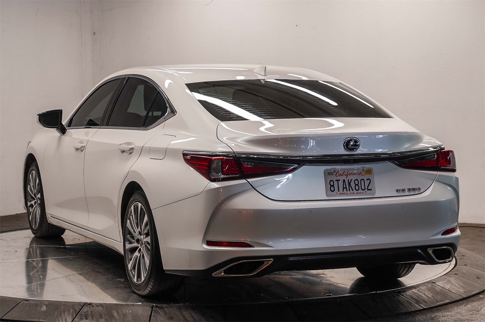 Thumbnail: 2021 Lexus ES - 6