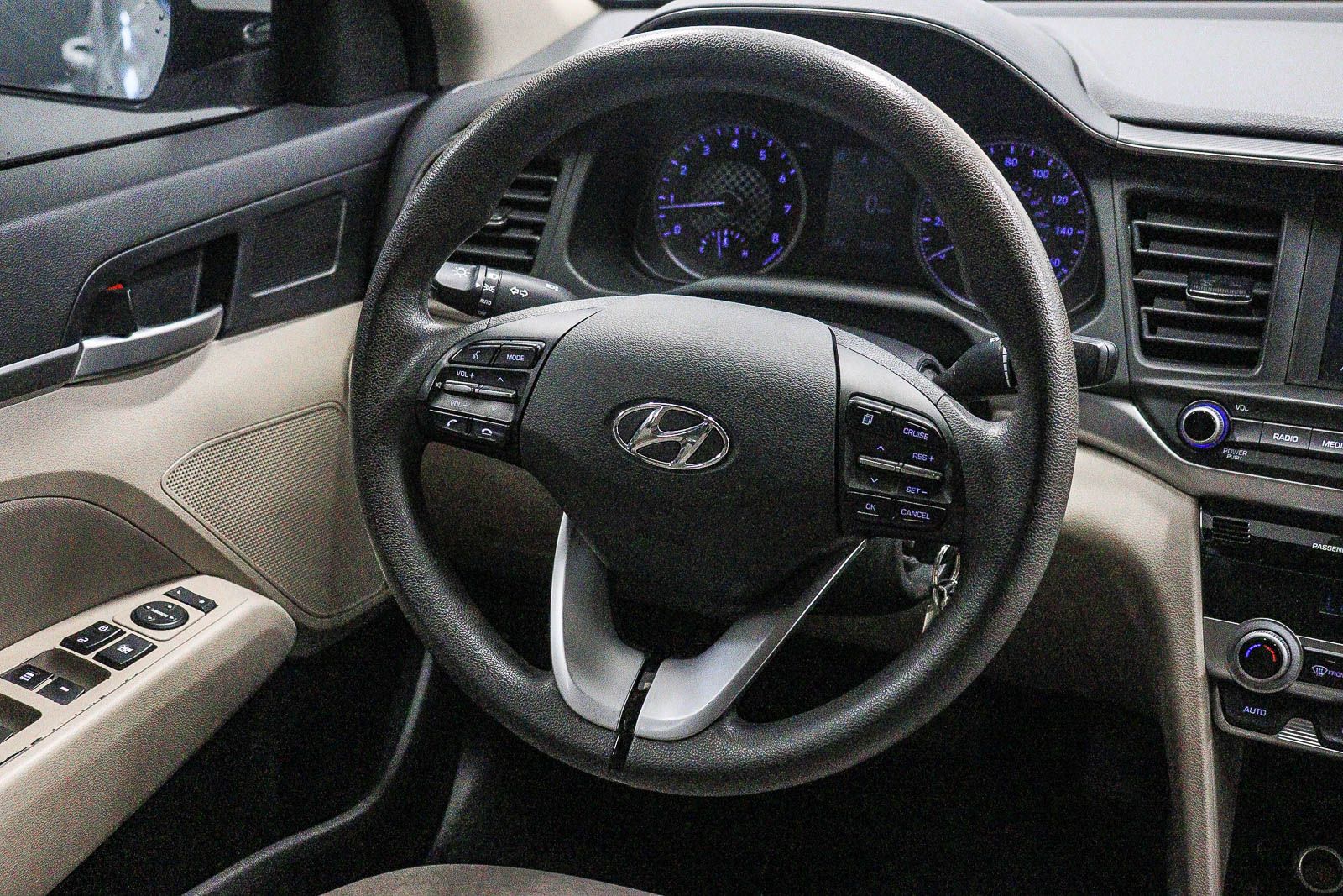 Thumbnail: 2020 Hyundai Elantra - 12