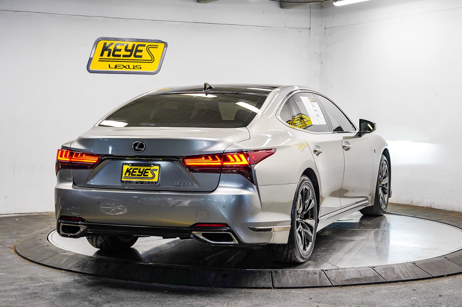 Thumbnail: 2022 Lexus LS - 3