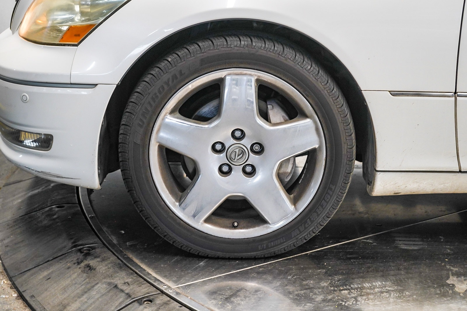 Thumbnail: 2005 Lexus LS - 9