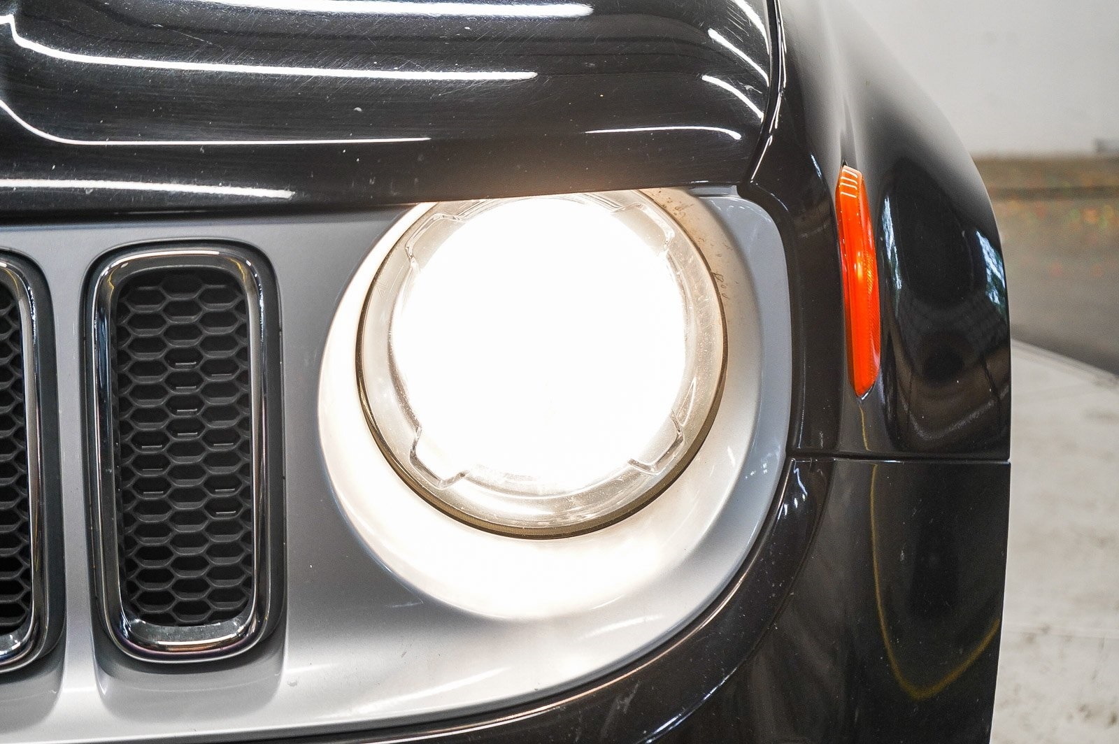 Thumbnail: 2016 Jeep Renegade - 7