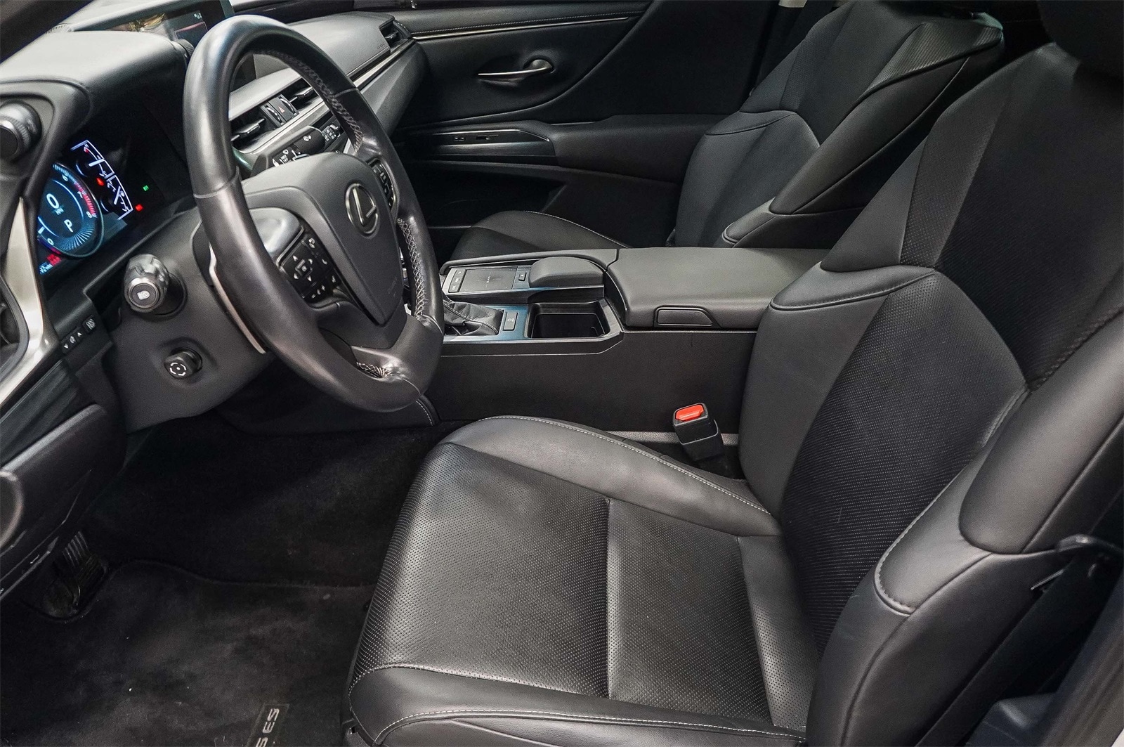 Thumbnail: 2021 Lexus ES - 20