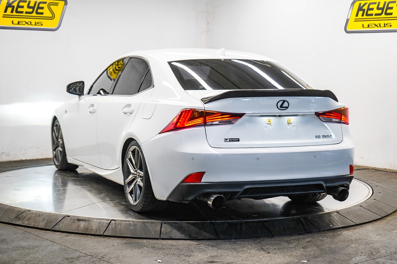 Thumbnail: 2019 Lexus IS - 2