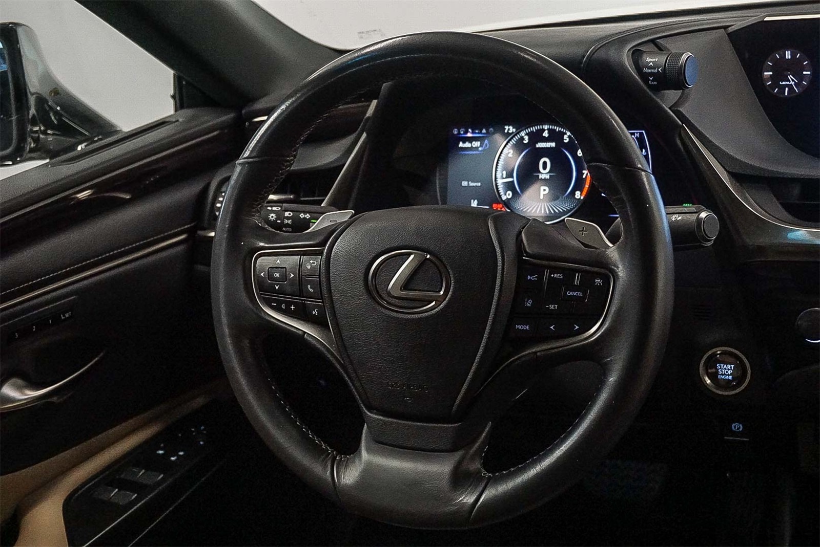 Thumbnail: 2019 Lexus ES - 16