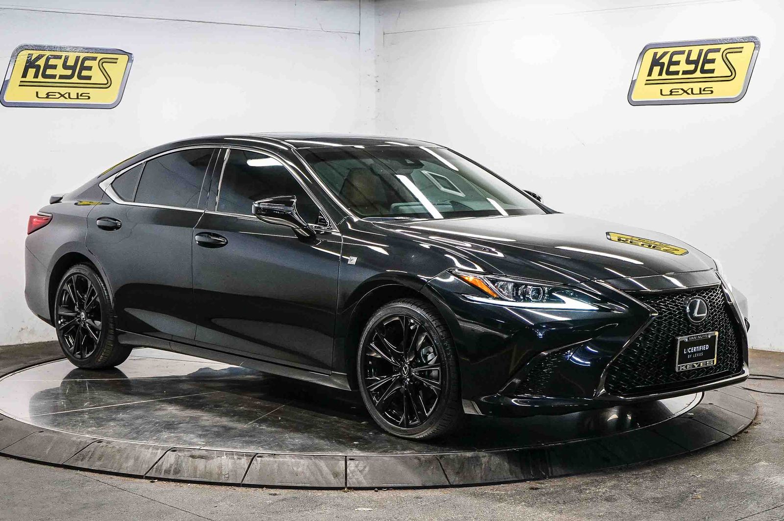 Thumbnail: 2025 Lexus ES - 4
