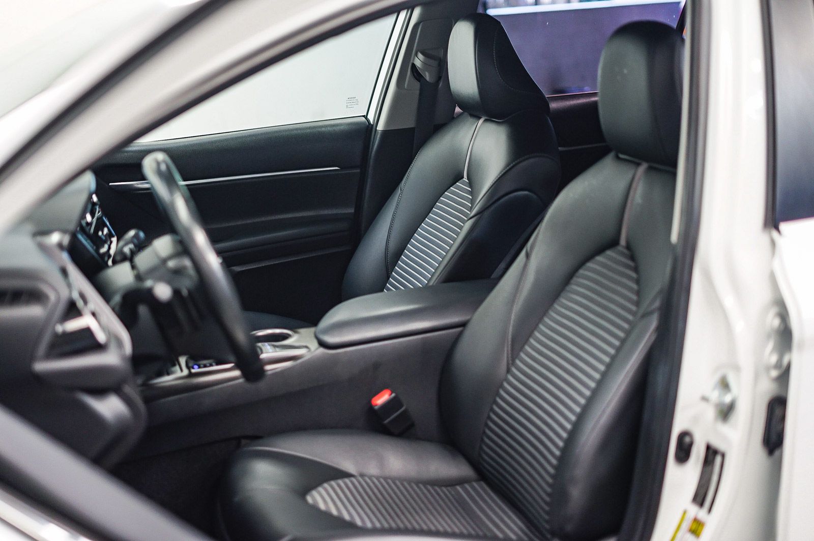 Thumbnail: 2023 Toyota Camry - 16