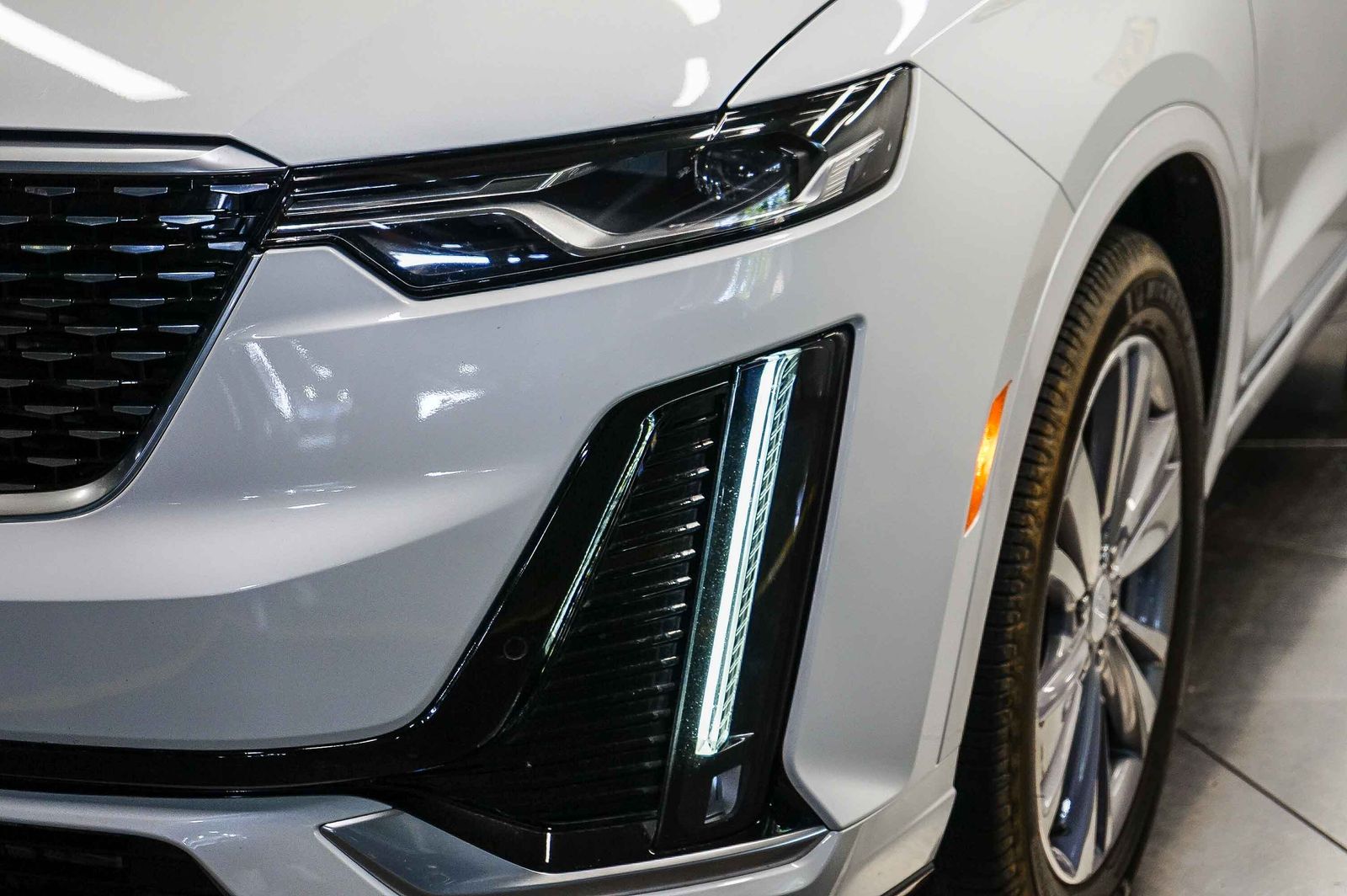 Thumbnail: 2024 Cadillac XT6 - 6