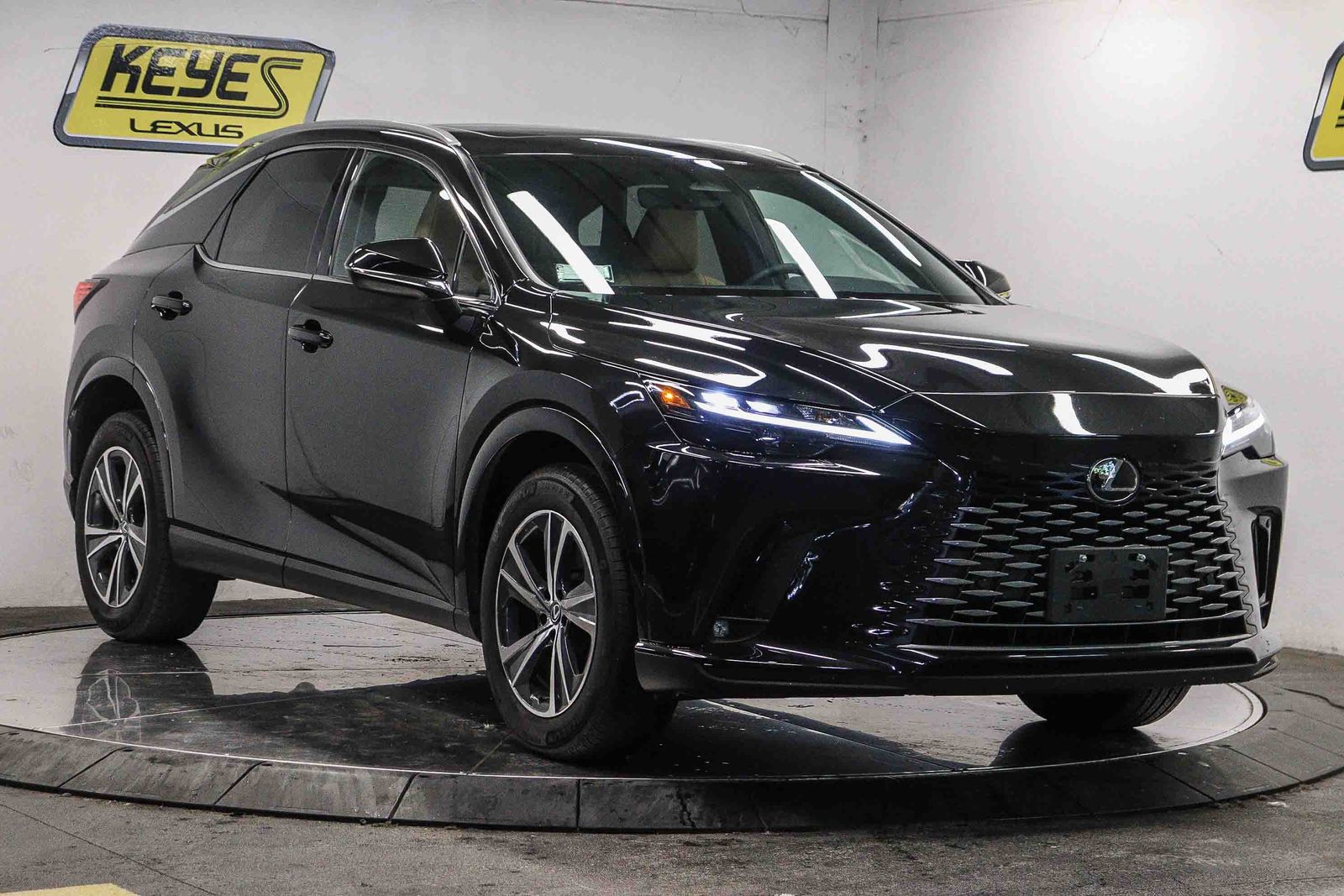 Thumbnail: 2025 Lexus RX - 4