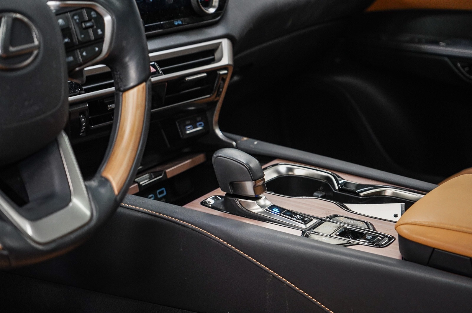 Thumbnail: 2024 Lexus RX - 24