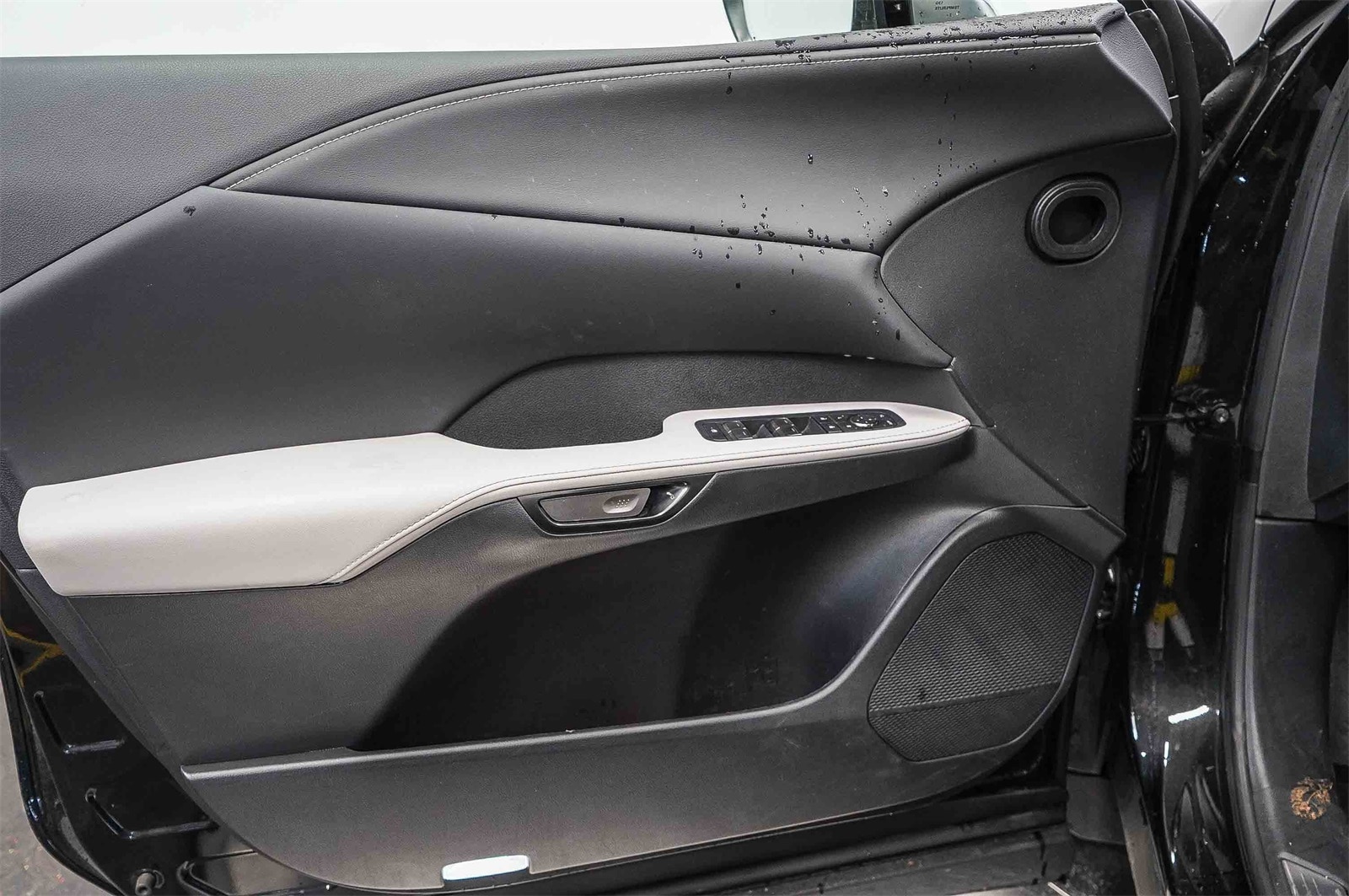 Thumbnail: 2023 Lexus RX - 22