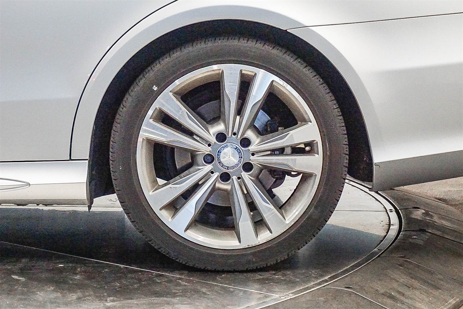 Thumbnail: 2016 Mercedes-Benz E-Class - 10