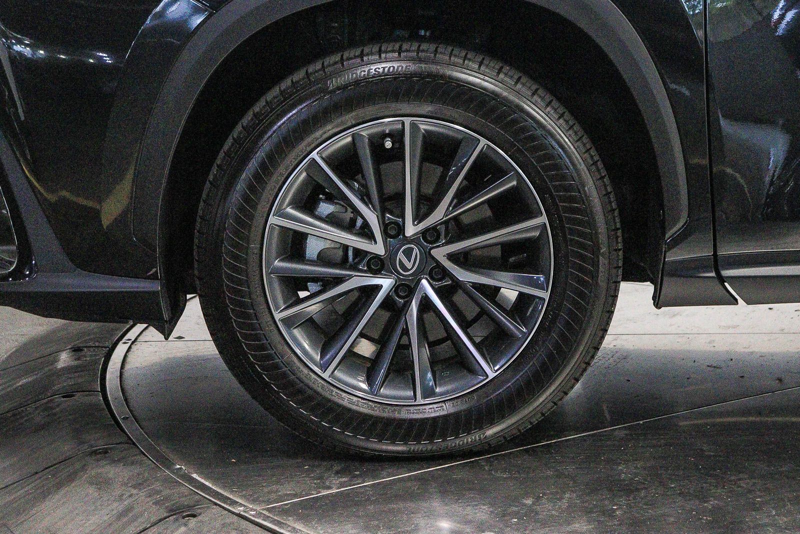 Thumbnail: 2026 Lexus ES - 8