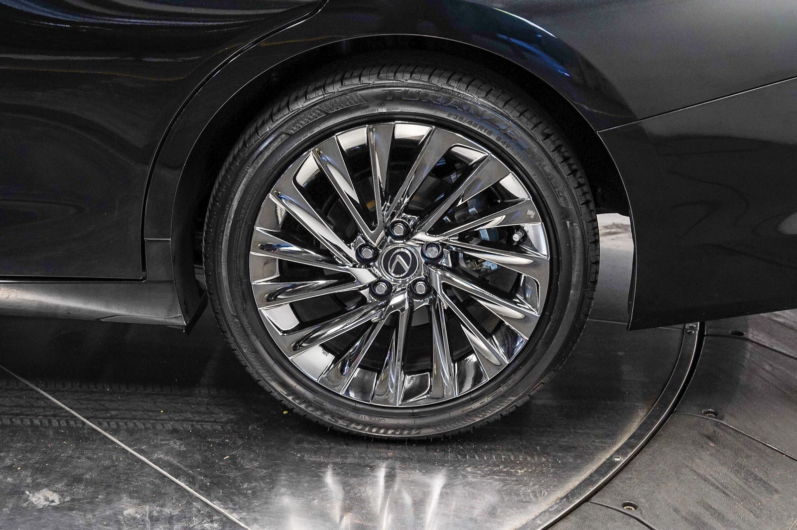 Thumbnail: 2025 Lexus ES - 10