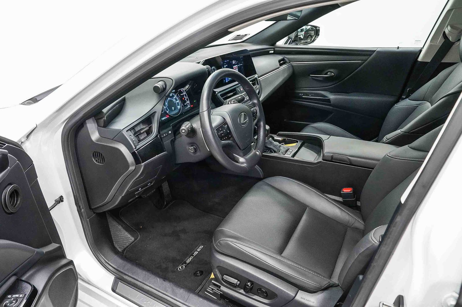 Thumbnail: 2025 Lexus ES - 18