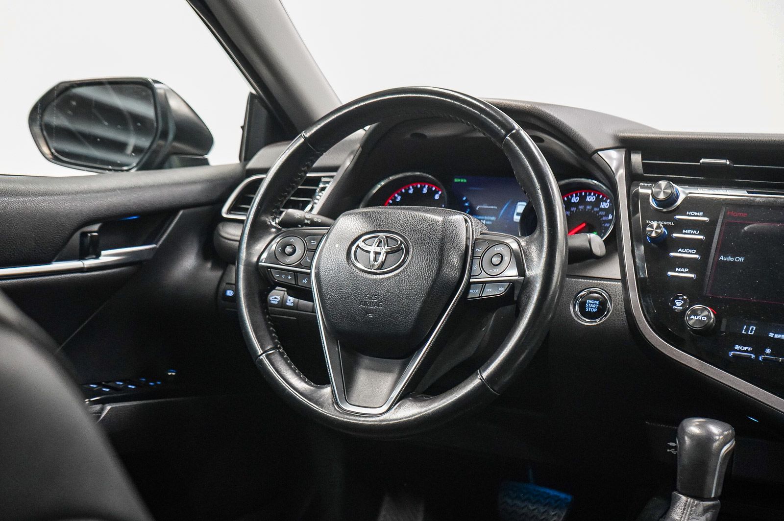 Thumbnail: 2019 Toyota Camry - 15