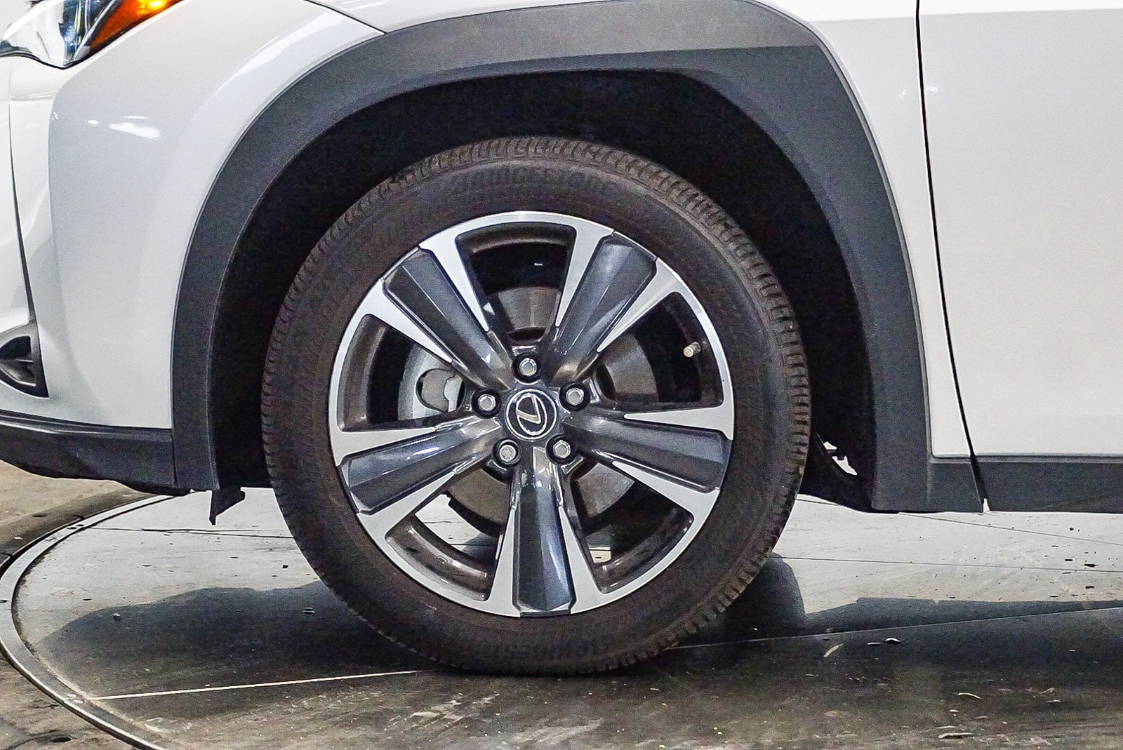 Thumbnail: 2024 Lexus UX - 9