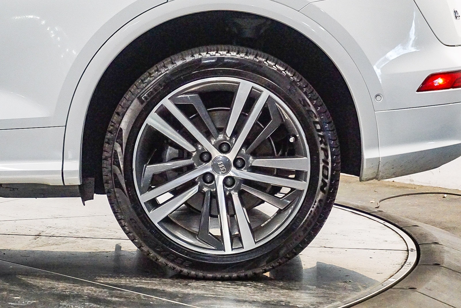 Thumbnail: 2020 Audi Q5 - 10