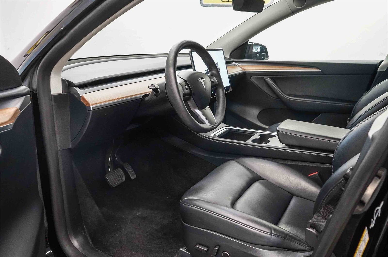 Thumbnail: 2024 Tesla Model Y - 17