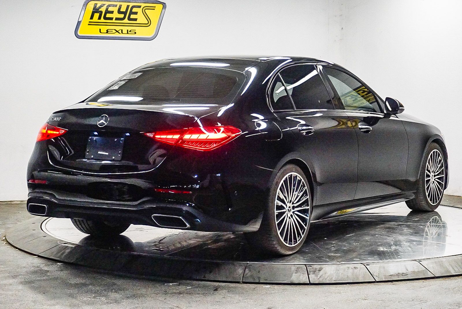 Thumbnail: 2023 Mercedes-Benz C-Class - 4