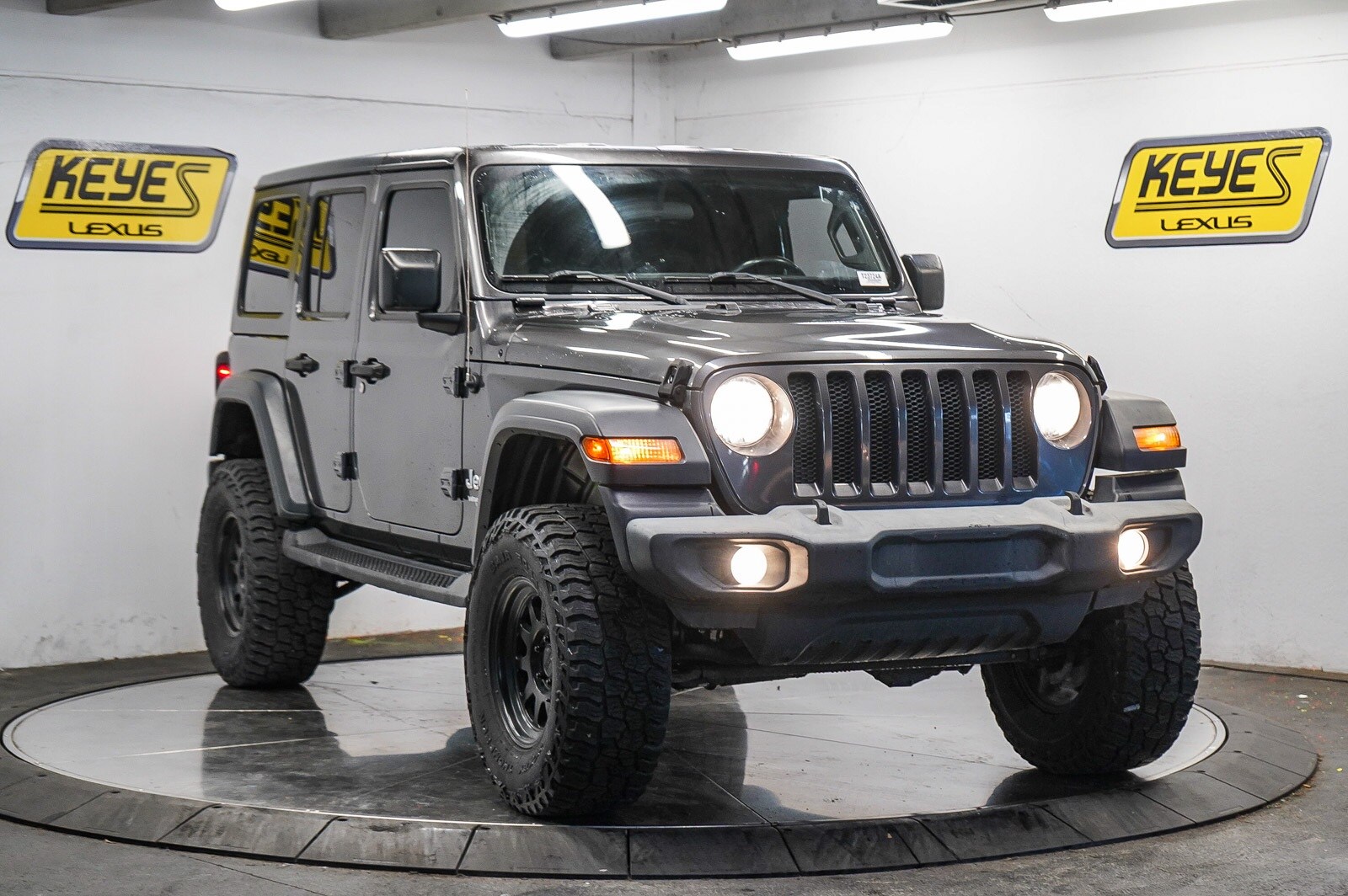 Thumbnail: 2019 Jeep Wrangler - 5