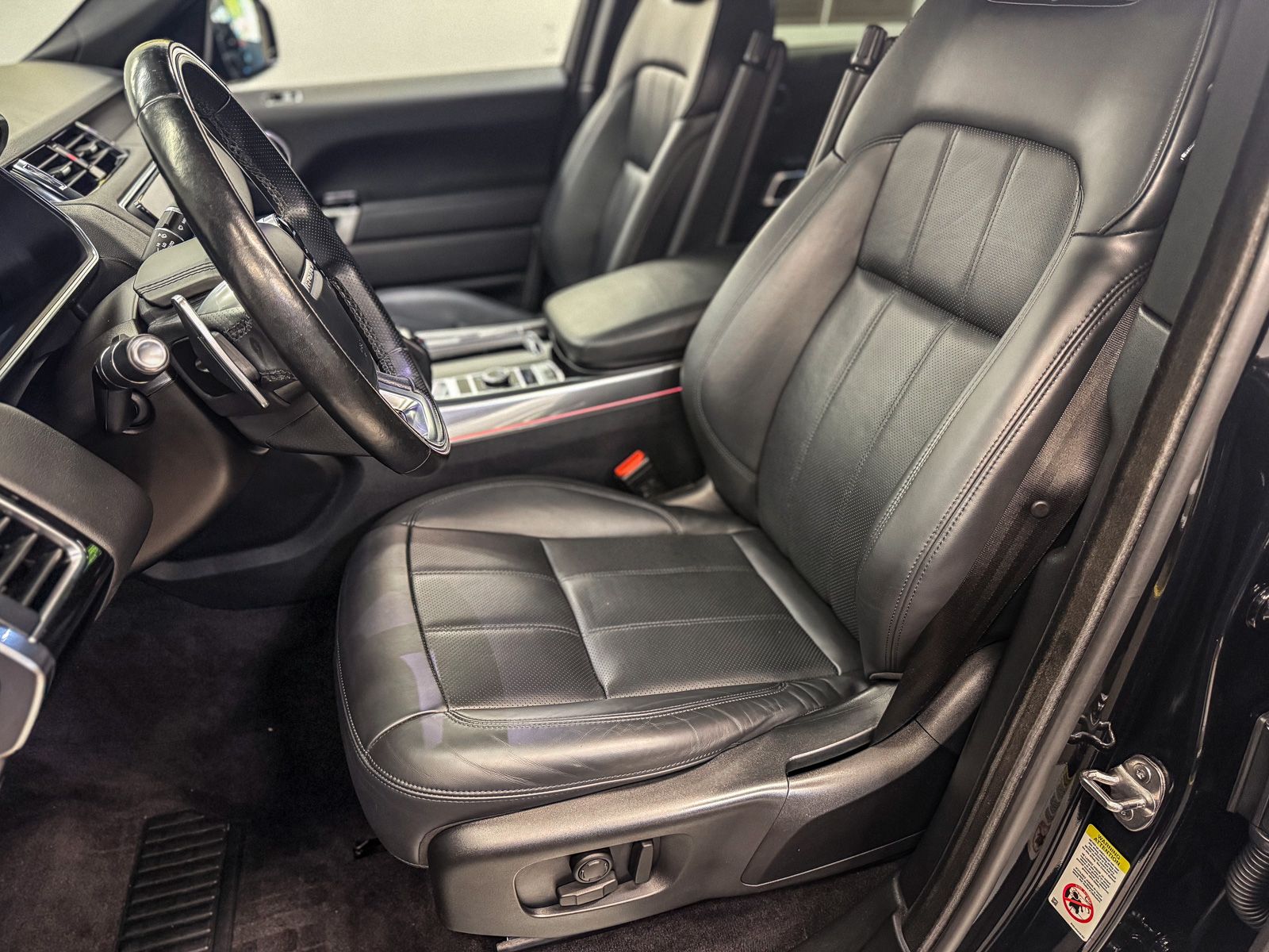 Thumbnail: 2022 Land Rover Range Rover Sport - 19