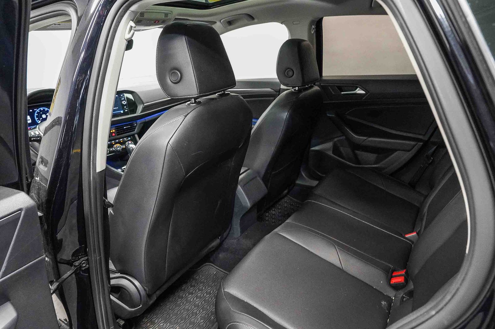Thumbnail: 2019 Volkswagen Jetta - 18