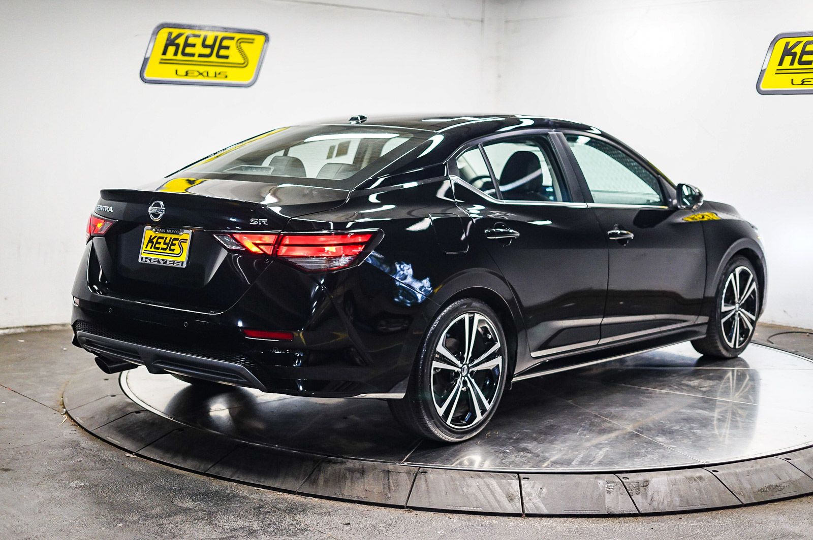 Thumbnail: 2023 Nissan Sentra - 4