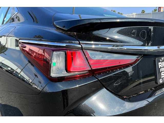 Thumbnail: 2025 Lexus ES - 12