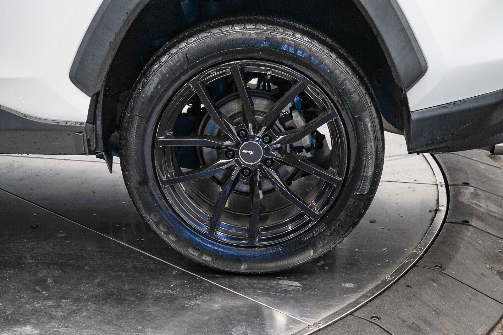 Thumbnail: 2020 Toyota RAV4 - 10