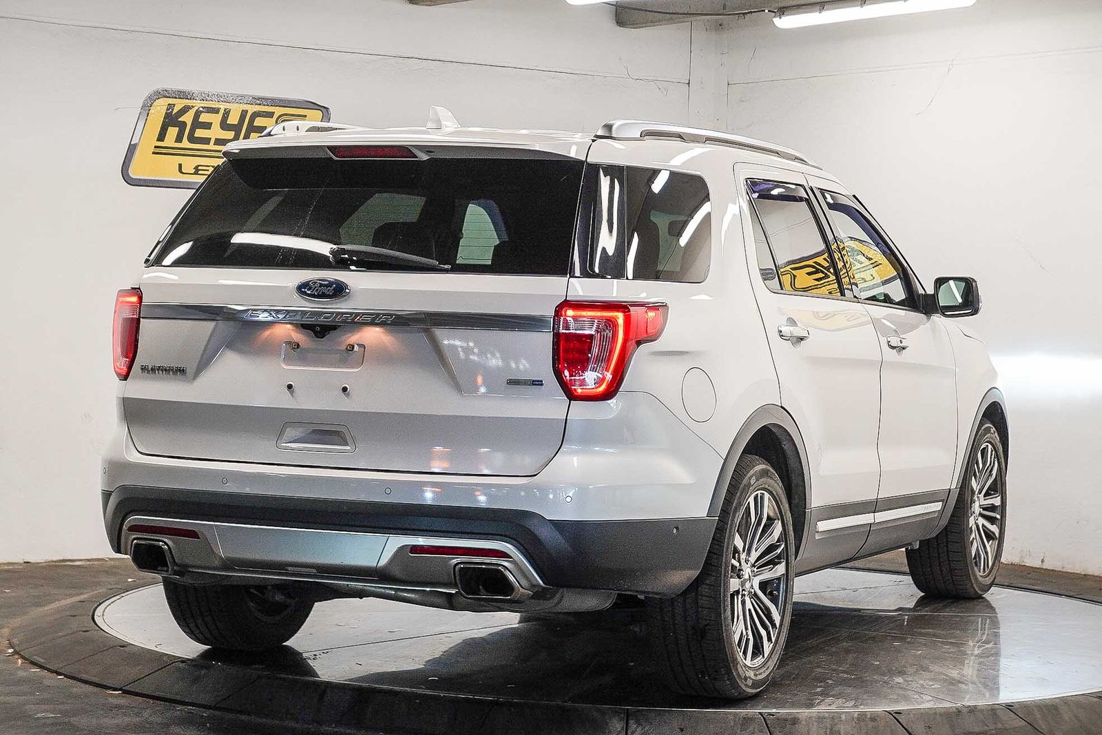 Thumbnail: 2017 Ford Explorer - 4