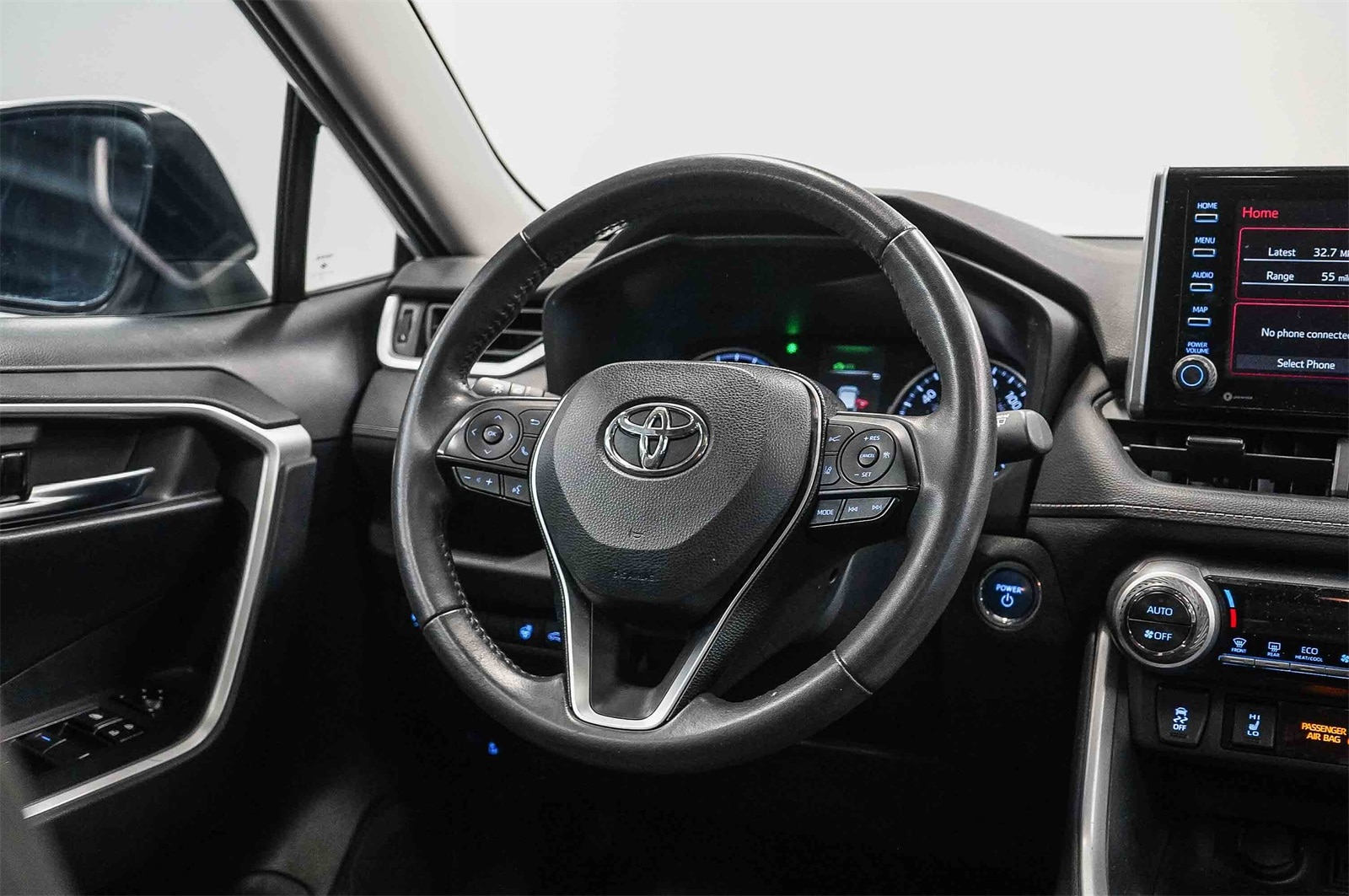 Thumbnail: 2019 Toyota RAV4 - 15