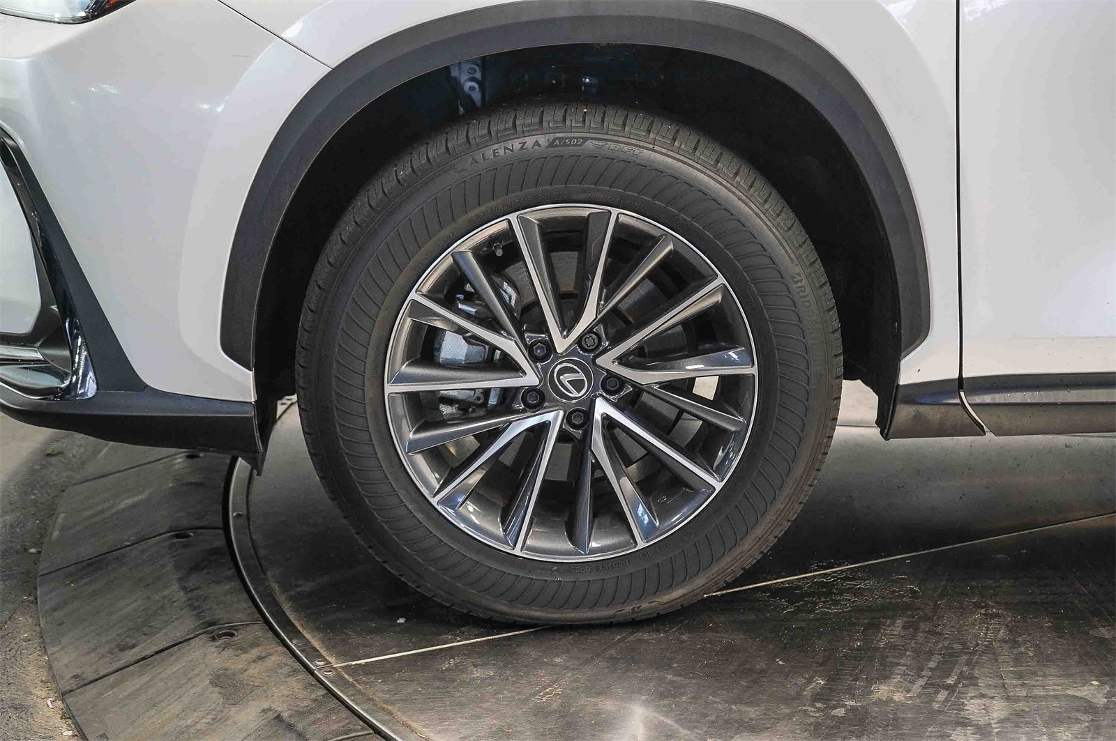 Thumbnail: 2025 Lexus ES - 8