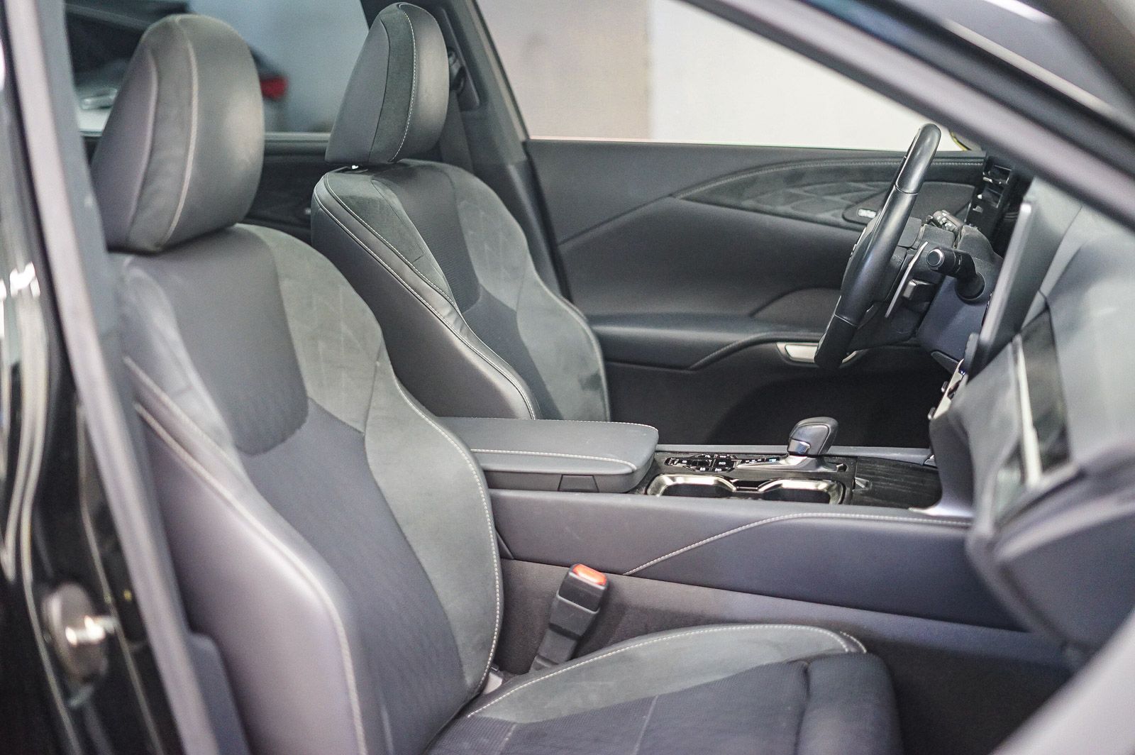 Thumbnail: 2024 Lexus RX - 17