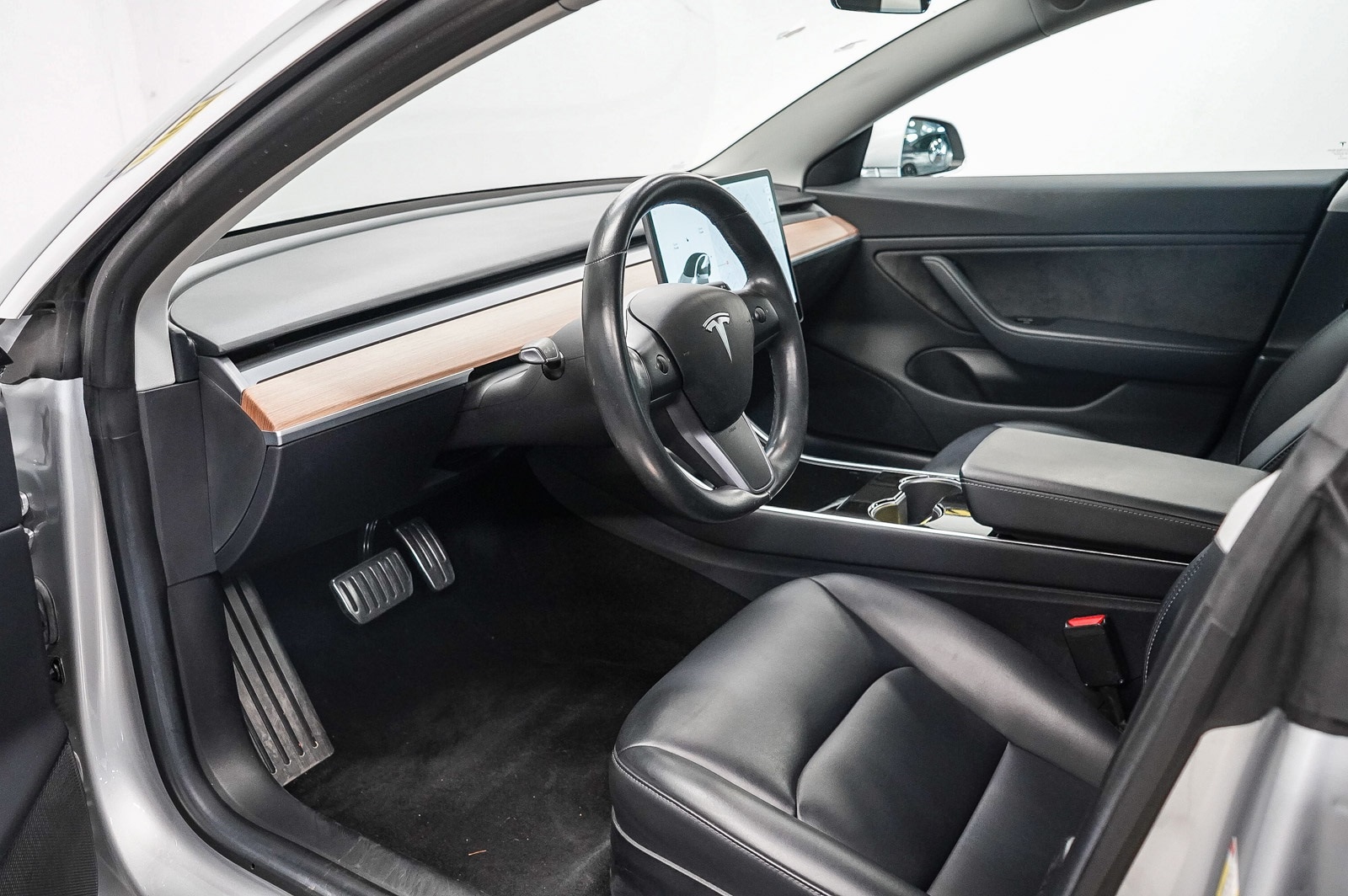 Thumbnail: 2018 Tesla Model 3 - 17