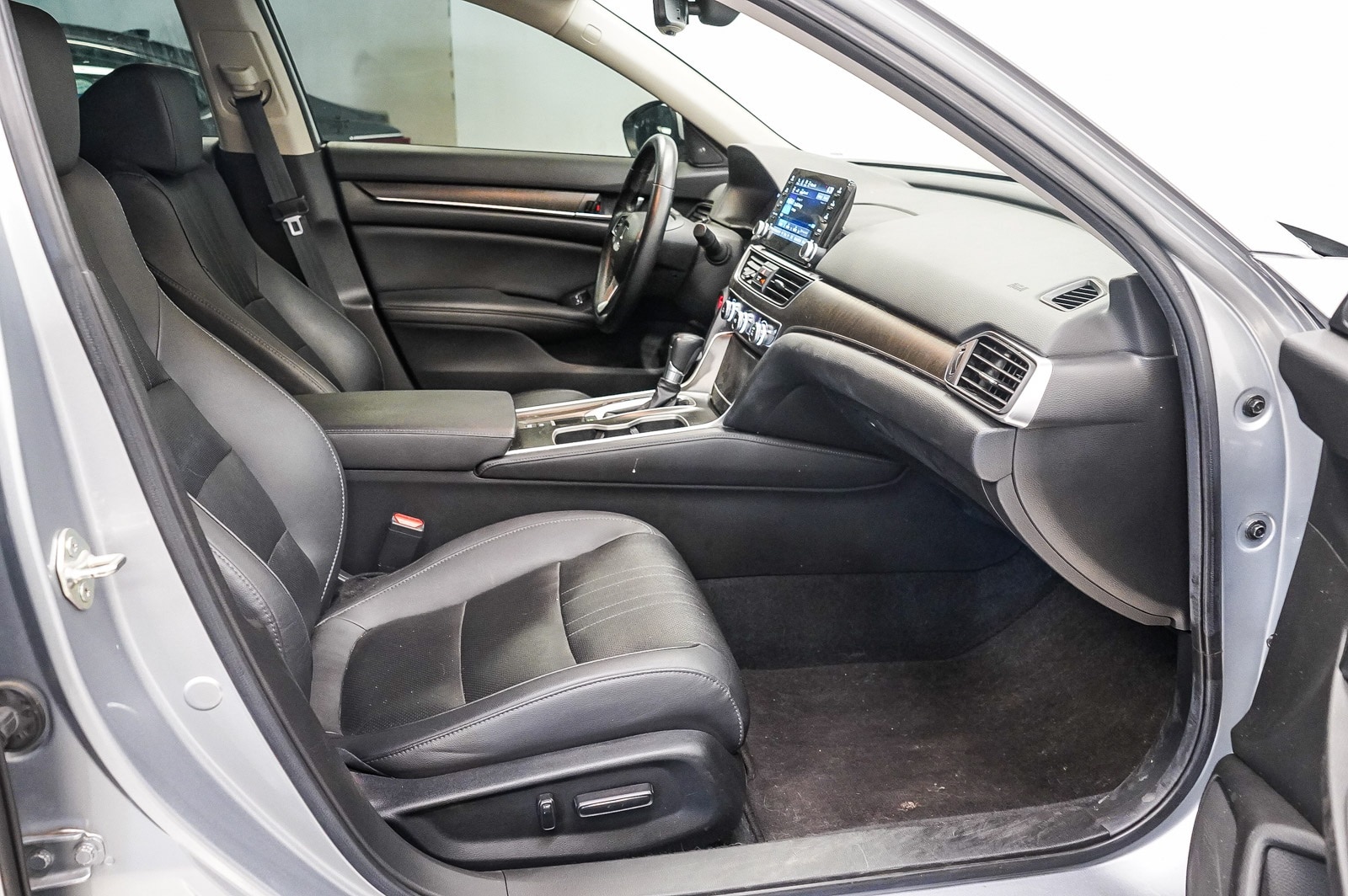 Thumbnail: 2019 Honda Accord - 17