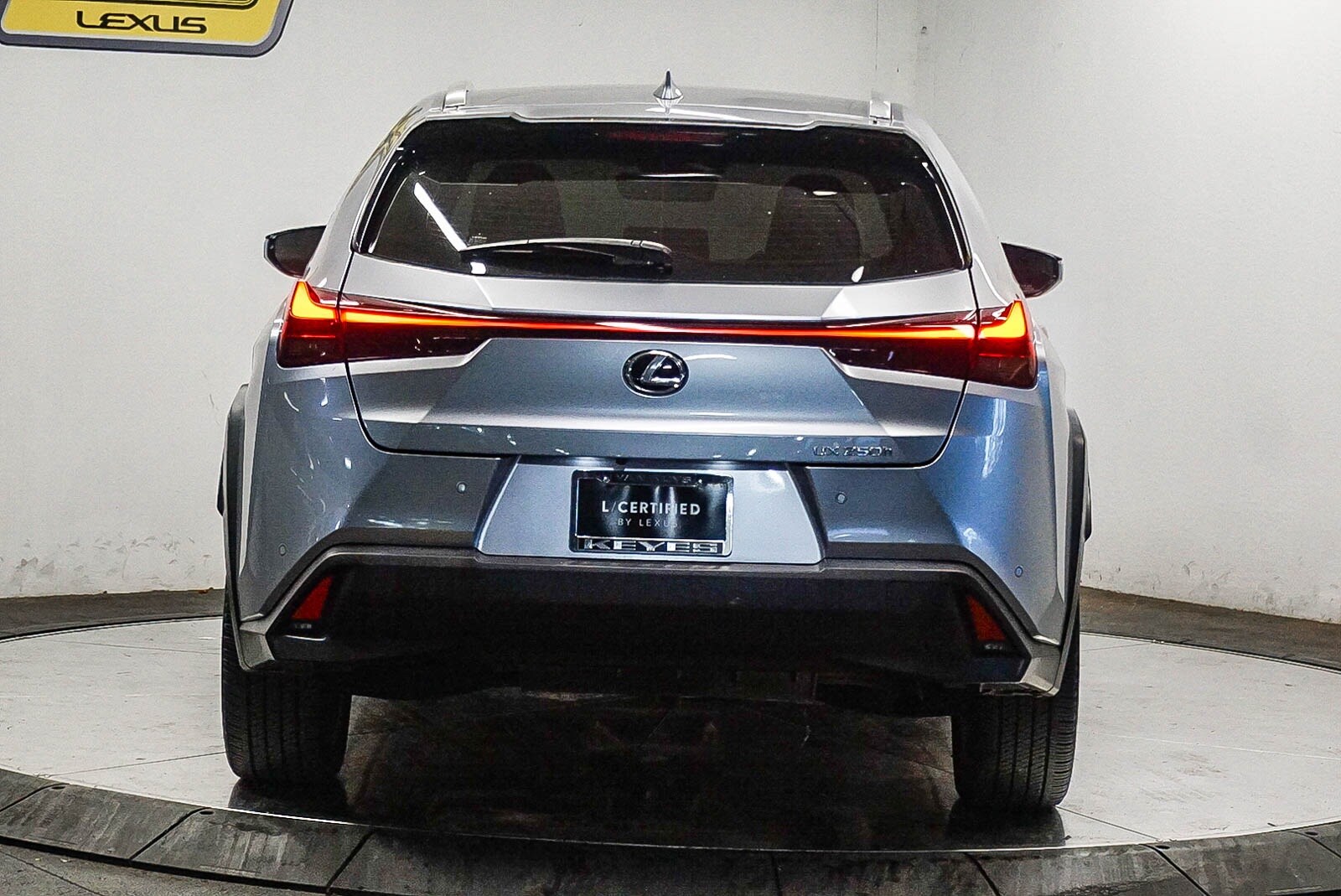2023 Lexus UX 250h photo 3
