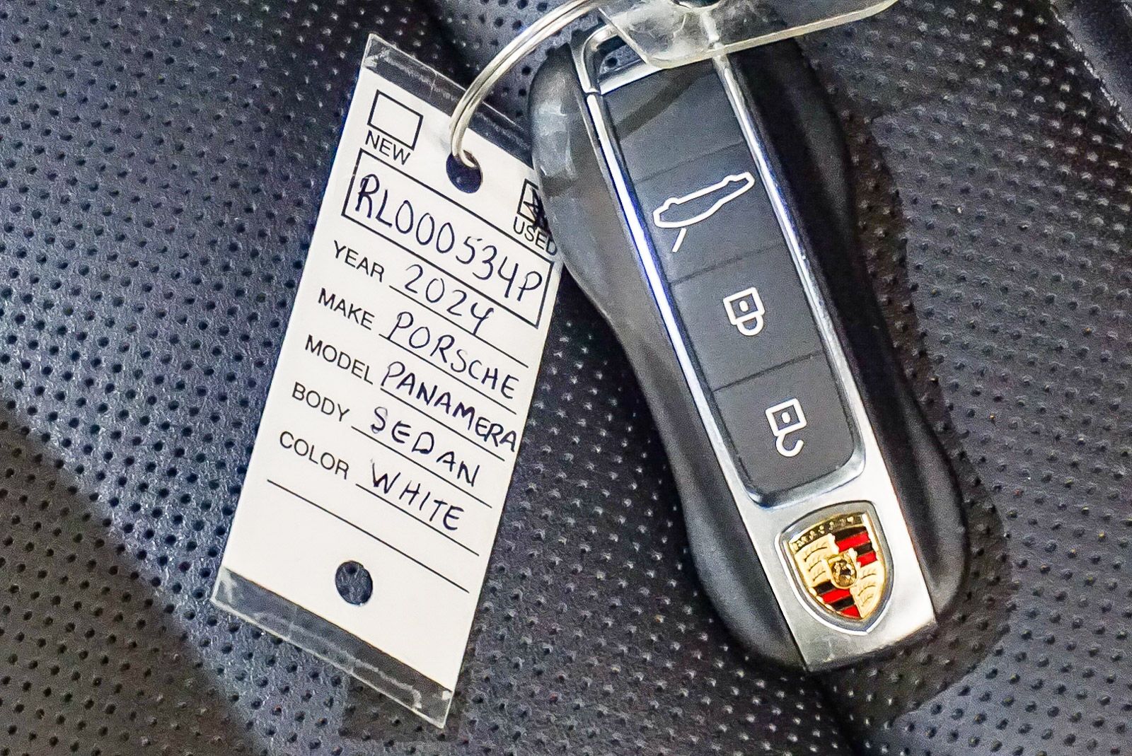 Thumbnail: 2024 Porsche Panamera - 29