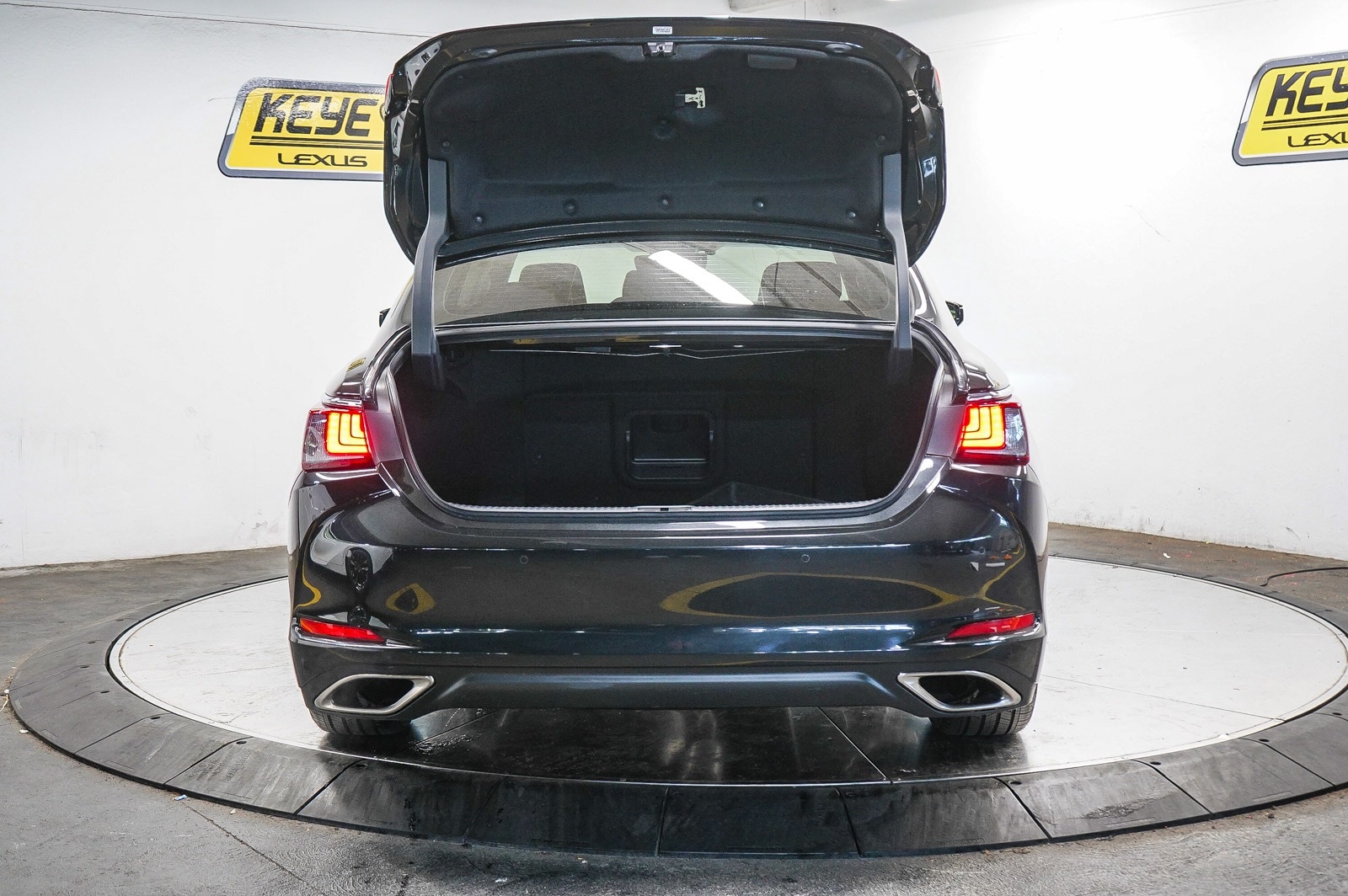 Thumbnail: 2025 Lexus ES - 27