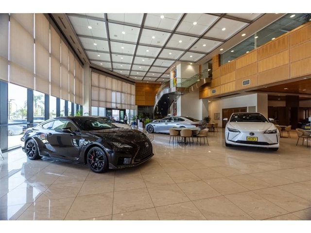 Thumbnail: 2025 Lexus ES - 34