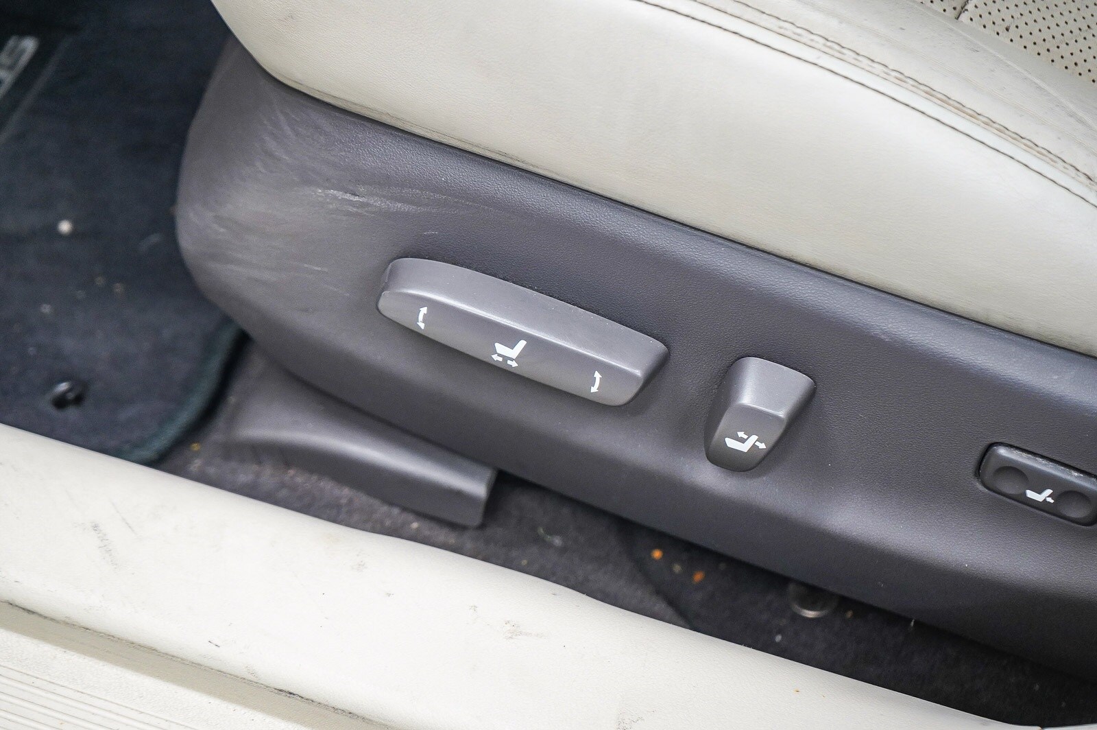 Thumbnail: 2013 Lexus IS - 23