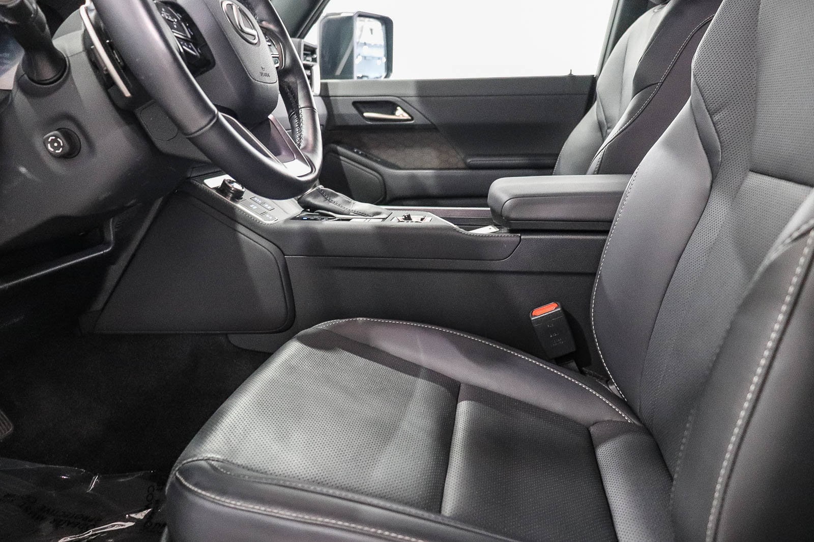 2024 Lexus GX Premium+ - Photo 17