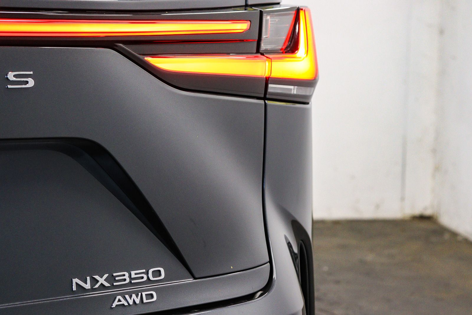 Thumbnail: 2025 Lexus ES - 10