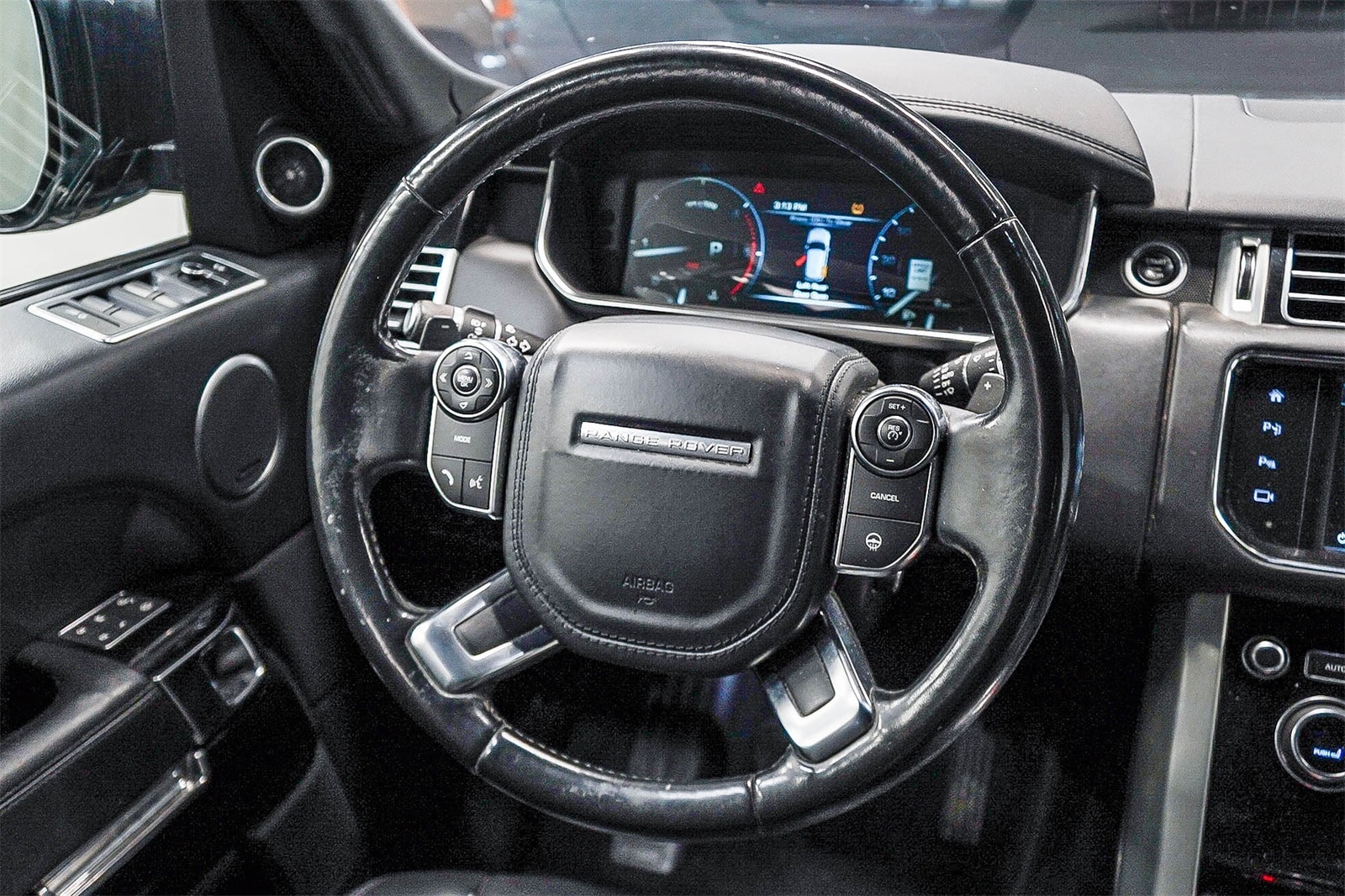 Thumbnail: 2016 Land Rover Range Rover - 14