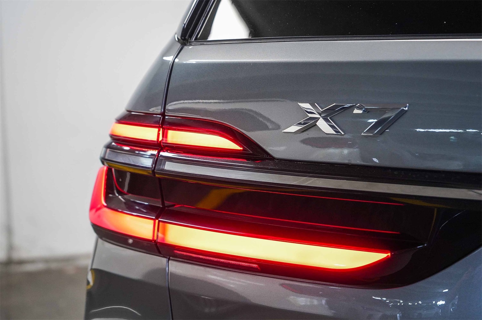 Thumbnail: 2024 BMW X7 - 11