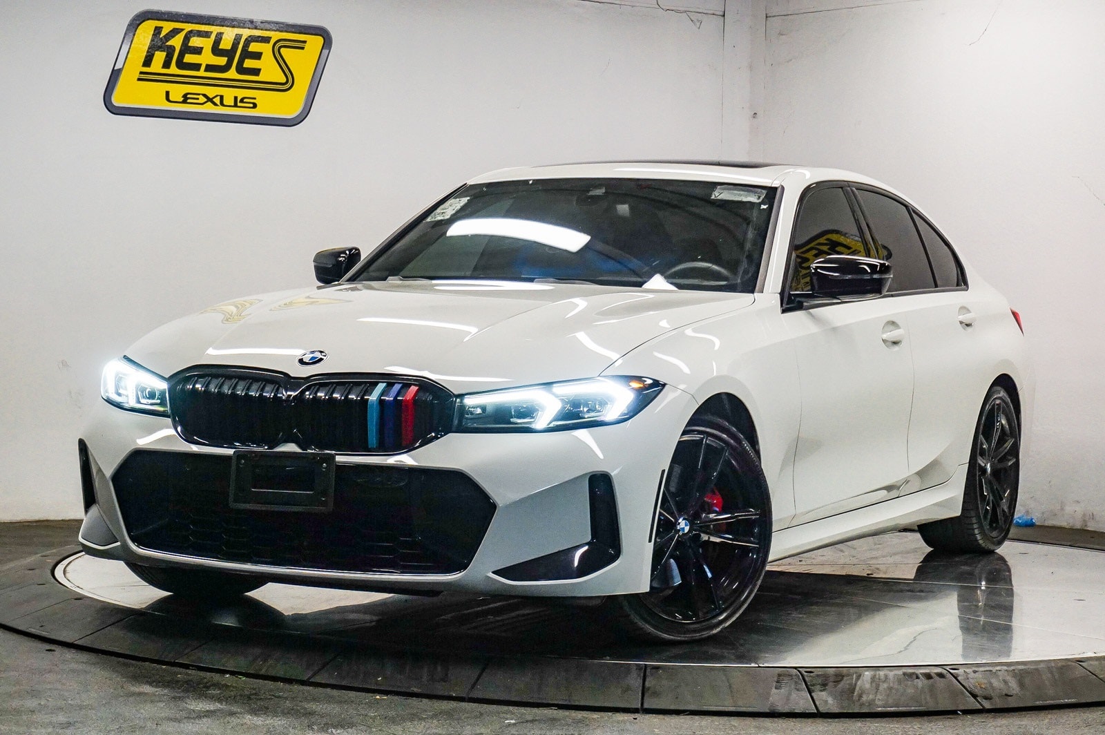 Thumbnail: 2023 BMW 3 Series - 1