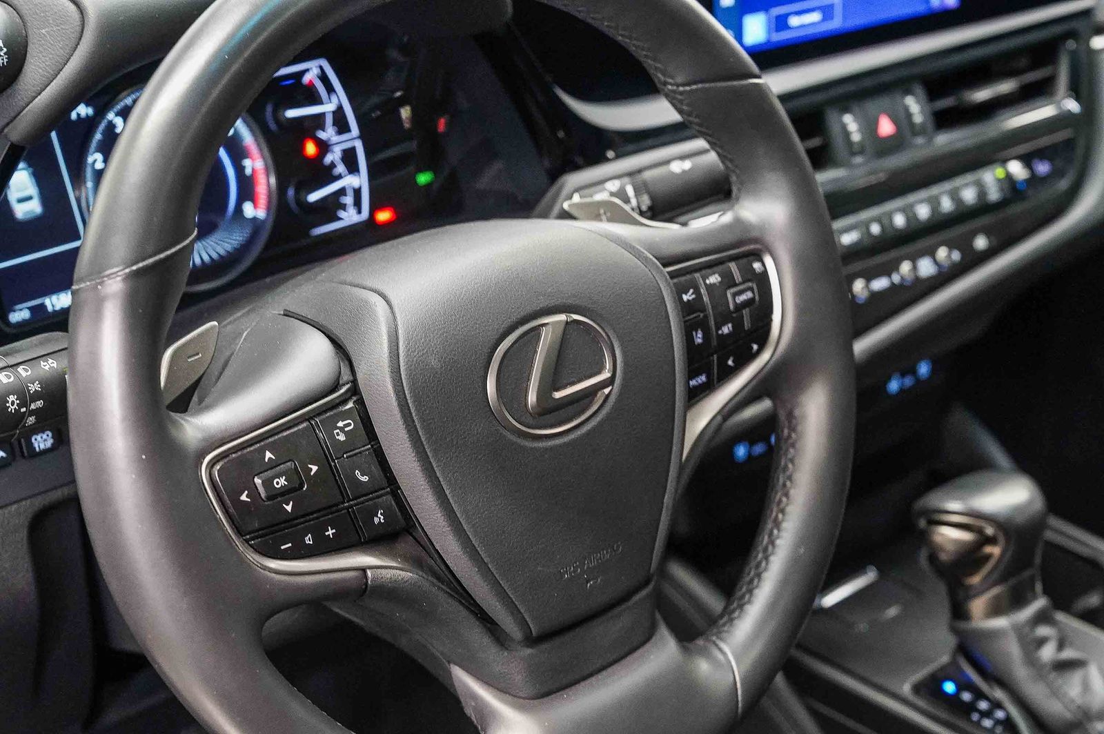 Thumbnail: 2023 Lexus ES - 21