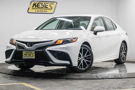 2024 Toyota Camry SE Sedan